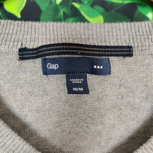 Gap Grey V-Neck Long Sleeve Sweatshirt - Picture 3 of 3